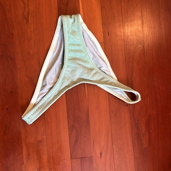 Super cute green sparkly triangl bathing suit - Picture 2 of 7